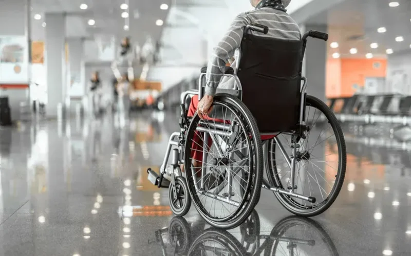همه چیز درباره خدمات و امکانات شرکت‌های هواپیمایی برای افراد معلول